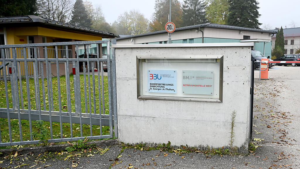 Unterbringung von Fl\u00fcchtlingen in Zelten in O\u00d6