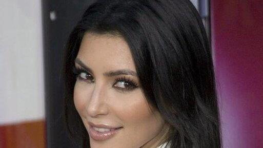 Kim Kardashian, sexy vor der Kamera  (EPA)