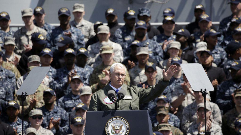Mike Pence besucht Japan