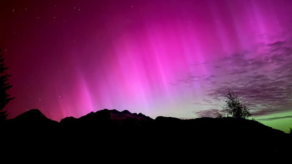 Userbilder: Polarlichter über Salzburg
