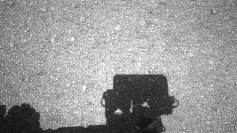 Marsrover "Curiosity" sendet farbiges Panorama-Foto