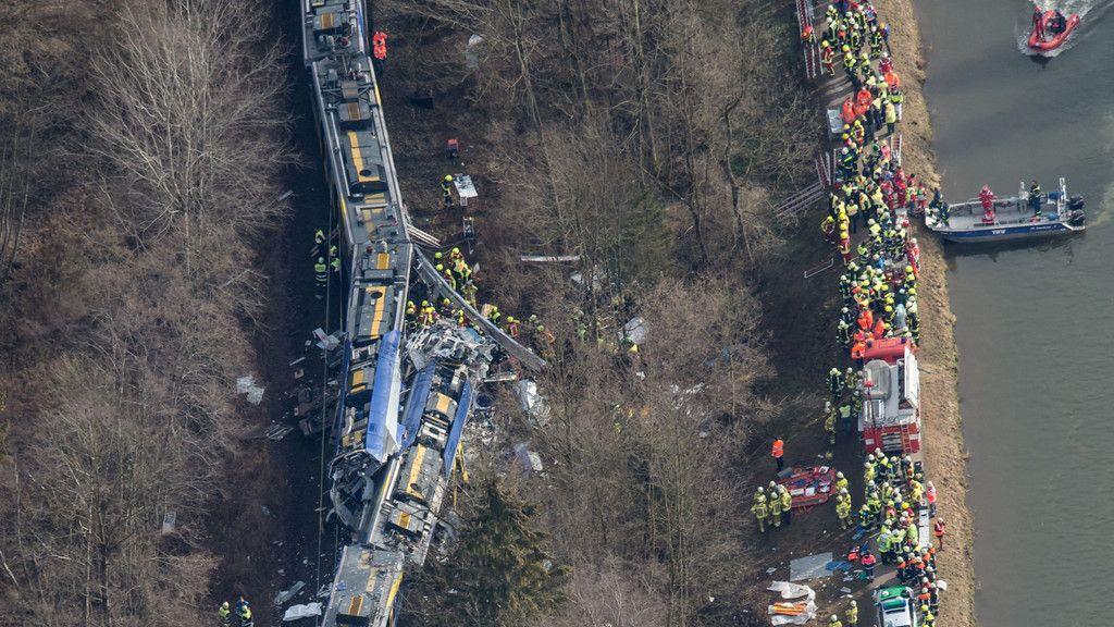 Zugunglück in Bad Aibling: Erschreckende Luftaufnahmen