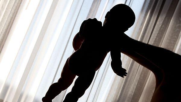 Das Baby hatte gebrochene Oberarme