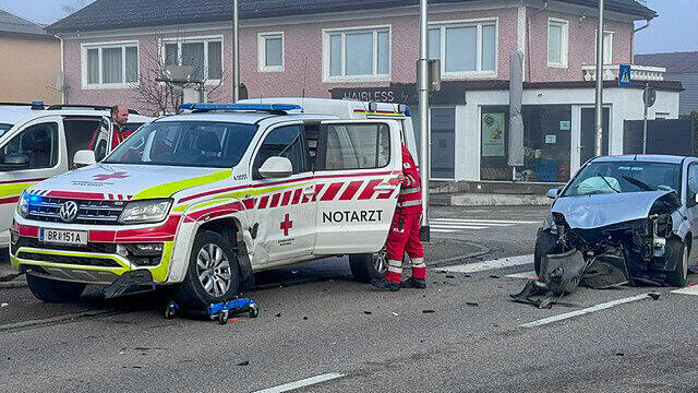 VU Notarzteinsatzfahrzeug Braunau