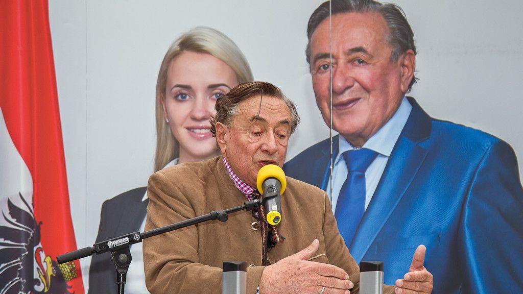 Richard Lugner auf Wahlkampftour in Salzburg II