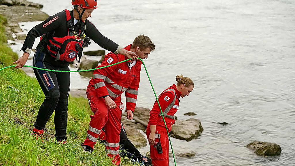 Wasserrettung, Rotes Kreuz, \u00dcbung
