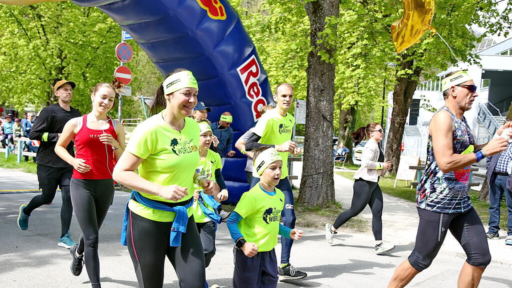 Wings For Life World Run Warm Up Volksgarten