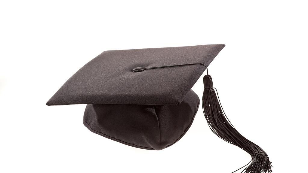 Erst im Alter von 67 Jahren begann der Pensionist zu studieren. (Symbolbild)