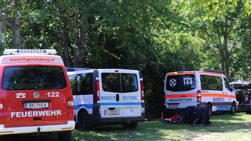 Suche nach vermissten Schwimmer im Irrsee