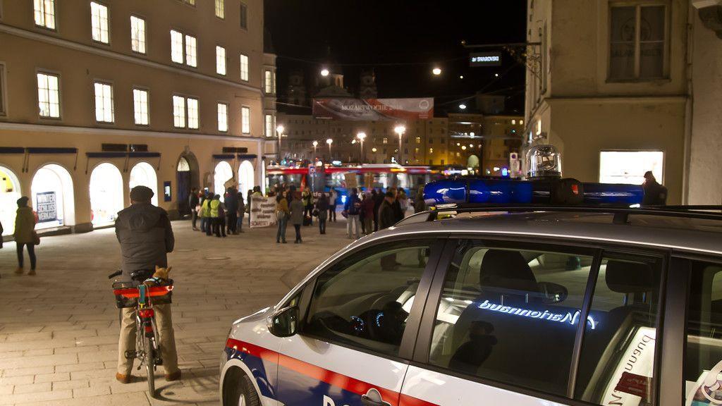 Kundgebung der ÖH Salzburg gegen Wiener Akademikerball