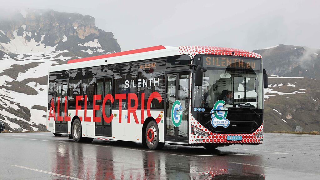 Elektro-Bus am Gro\u00dfglockner