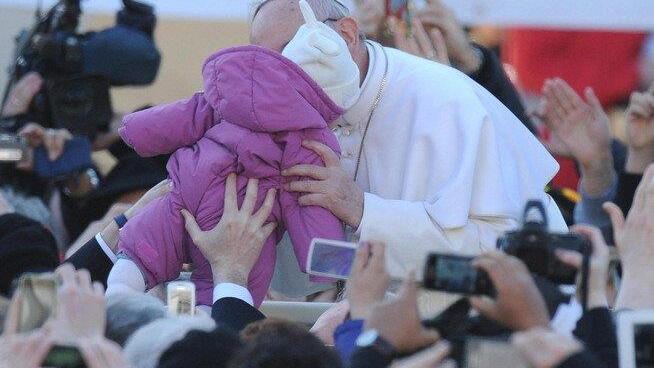 Zehntaussende Pilger bei Amtseinführung von Papst Franziskus