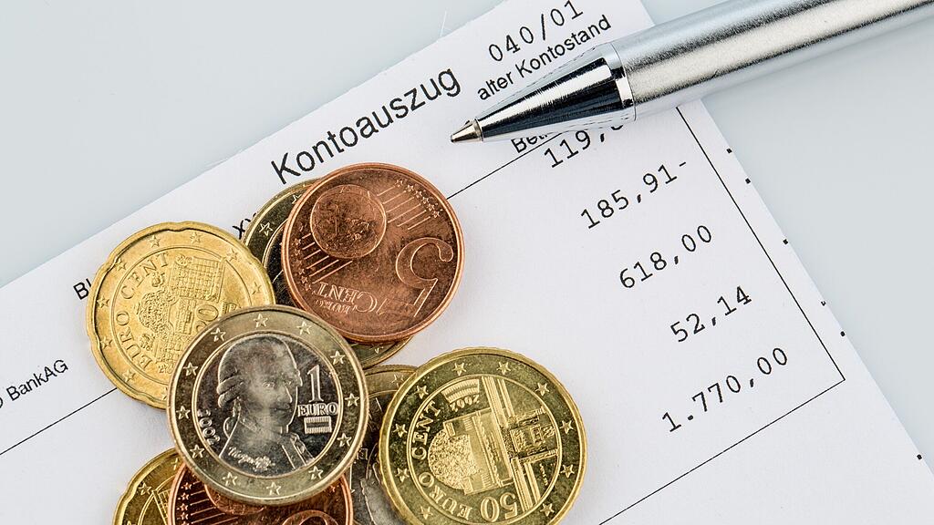 Die Sozialpartner haben nun bis Mitte des Jahres Zeit, einen Mindestlohn auszuhandeln.