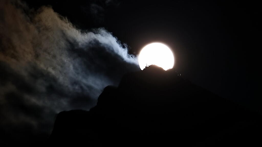Supermond über Salzburg