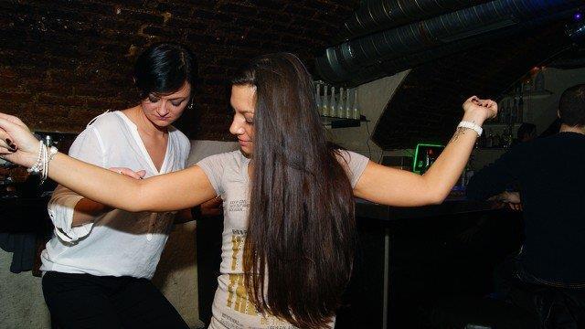 Weltuntergangsparty Vis a Vis