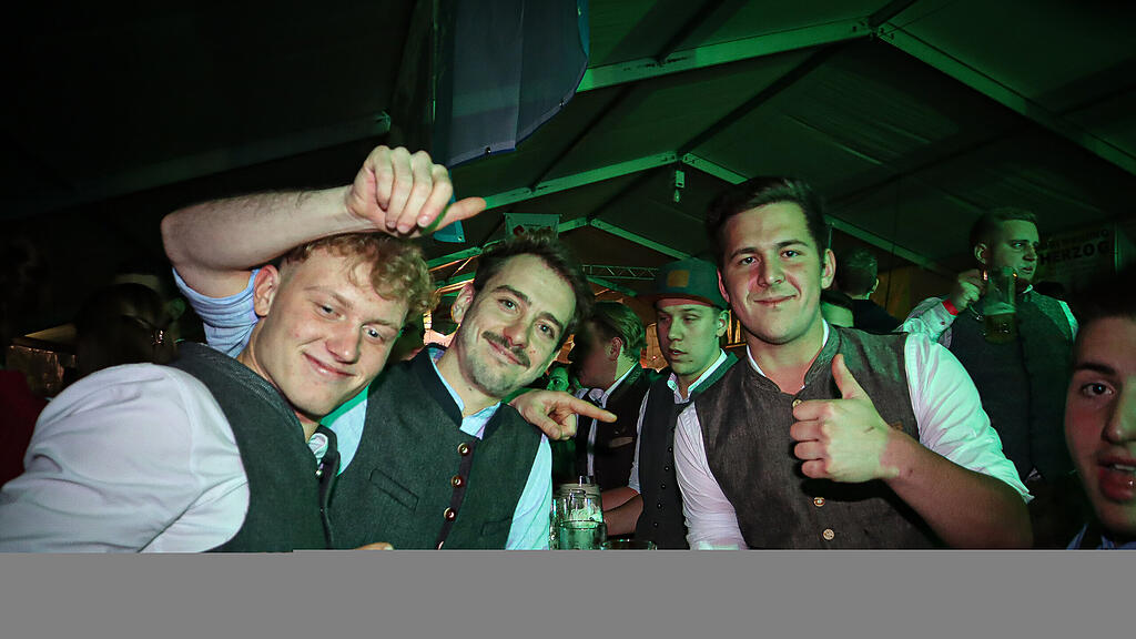Maifest Stra\u00dfwalchen
