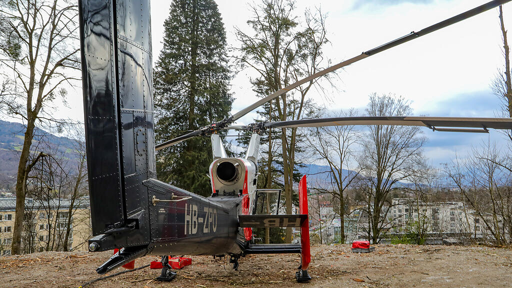 Baumfällungen per Hubschrauber am Kapuzinerberg