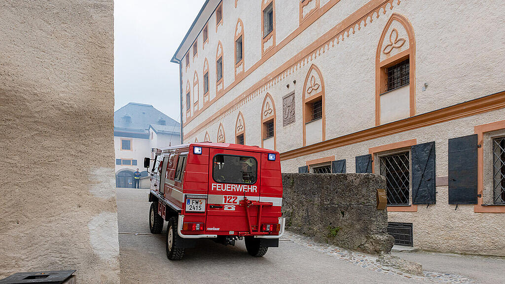 Feuerwehr-Übung auf der Festung, II