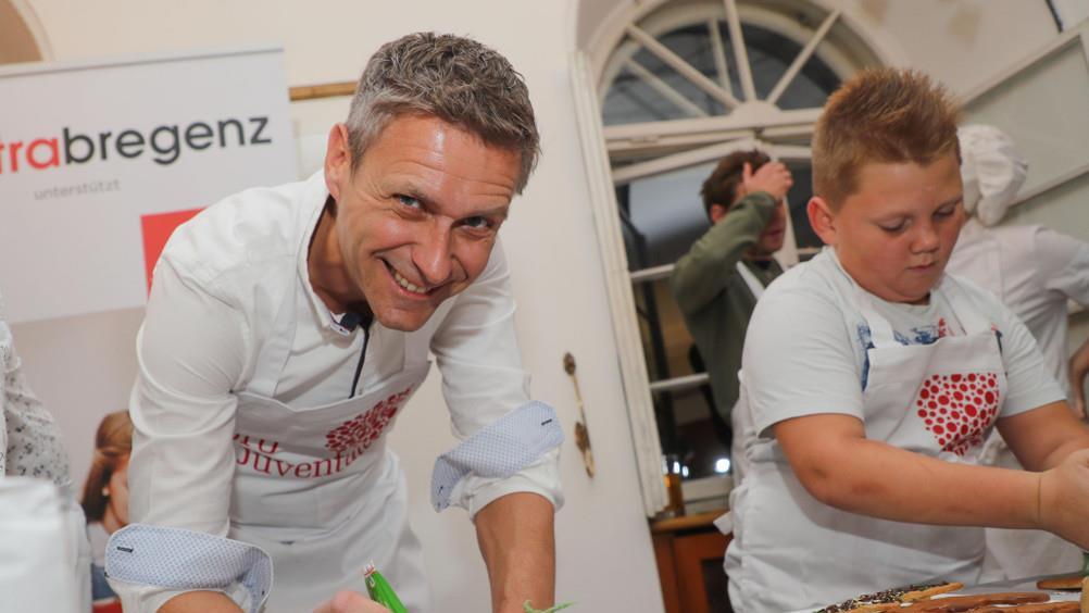 Benefizbacken von Pro Juventute, II