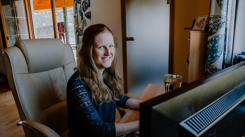 Jacqueline, Home Office