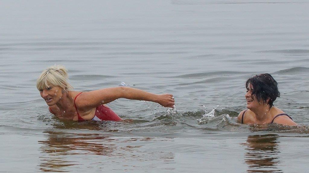 Badelaune beim Silvesterschwimmen in Seeham