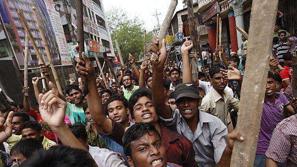 Wütende Proteste in Savar