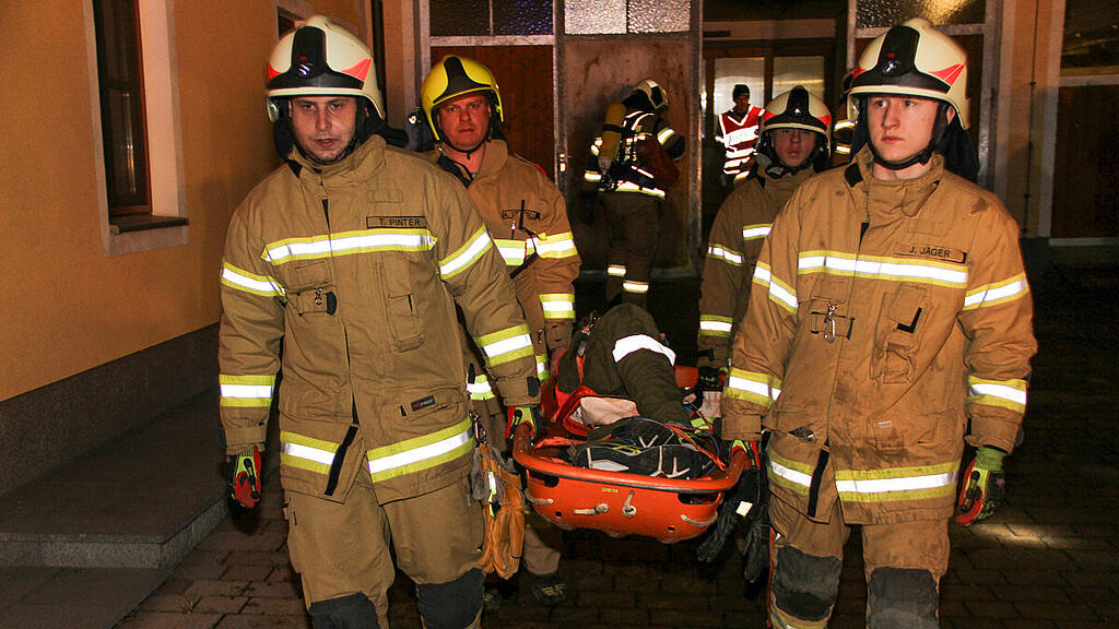 Groß-Übung der Feuerwehren in Oberndorf