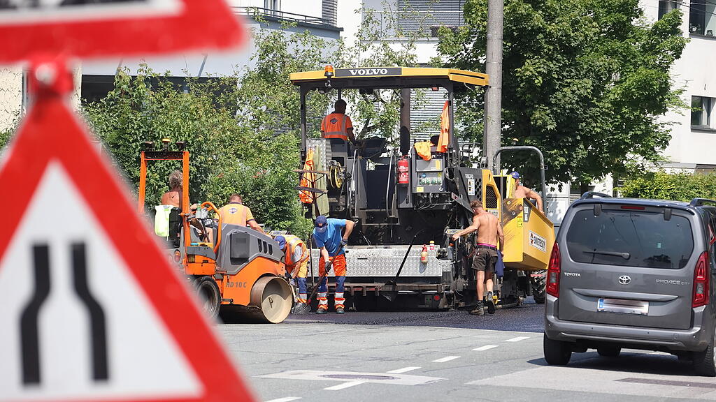 Asphaltierungsarbeiten Hofhaymer Allee und Nonntaler Hauptstraße