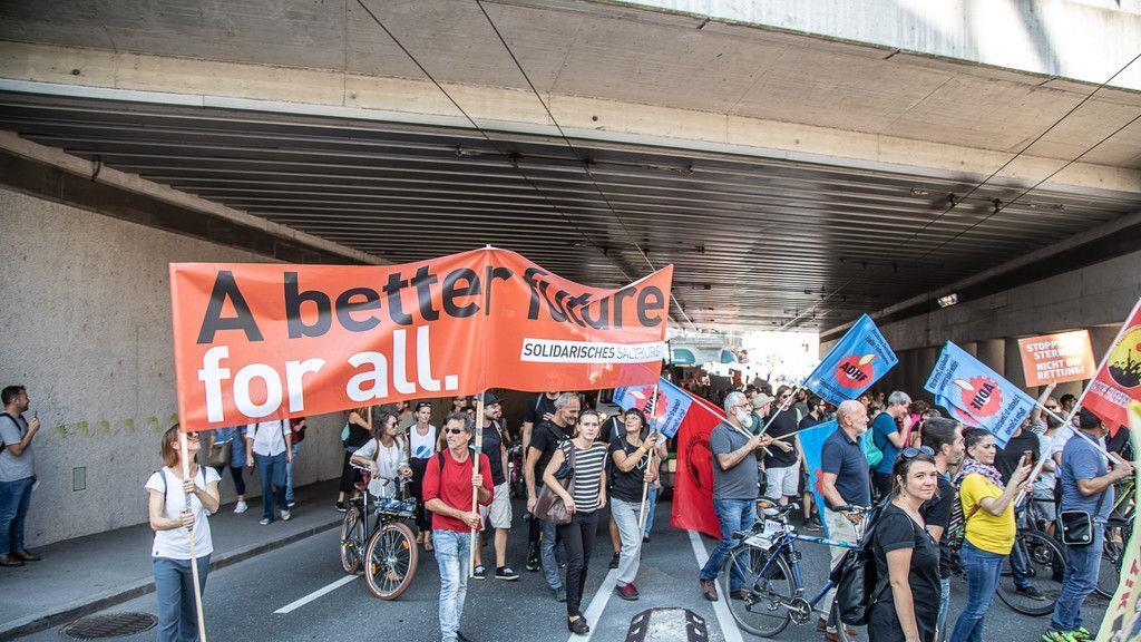 Eu-Gipfel: Demo in Salzburg, II