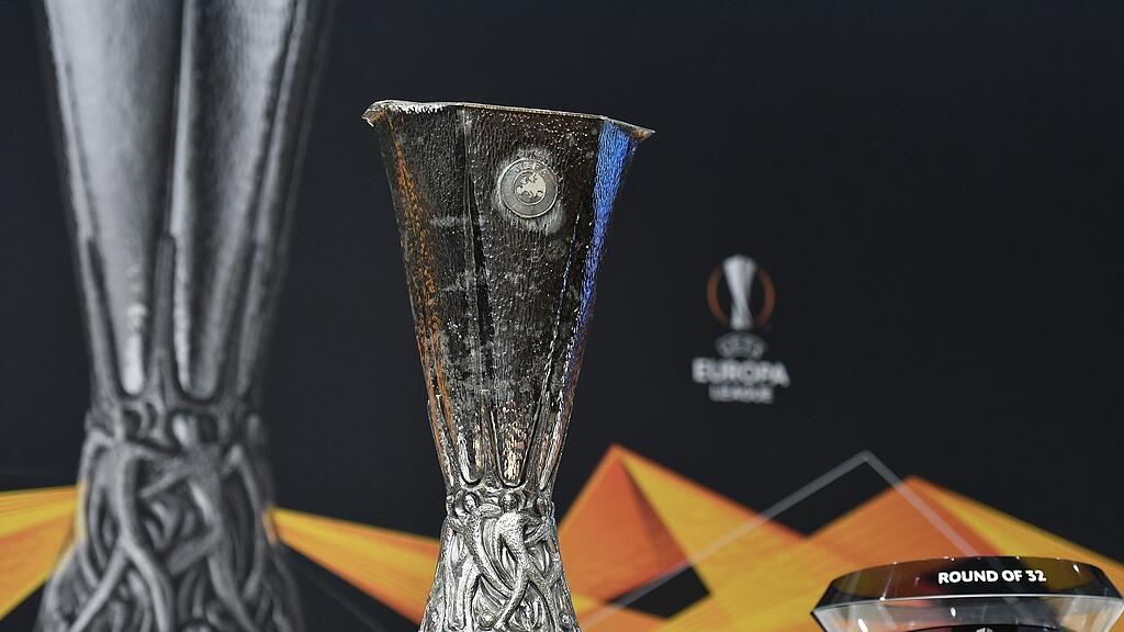 Europa-League-Trophäe
