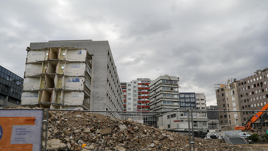 Abrissarbeiten für Landesdienstleistungszentrum