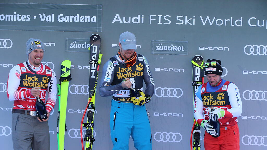 Ski alpin: Siegerehrung in Gr\u00f6den