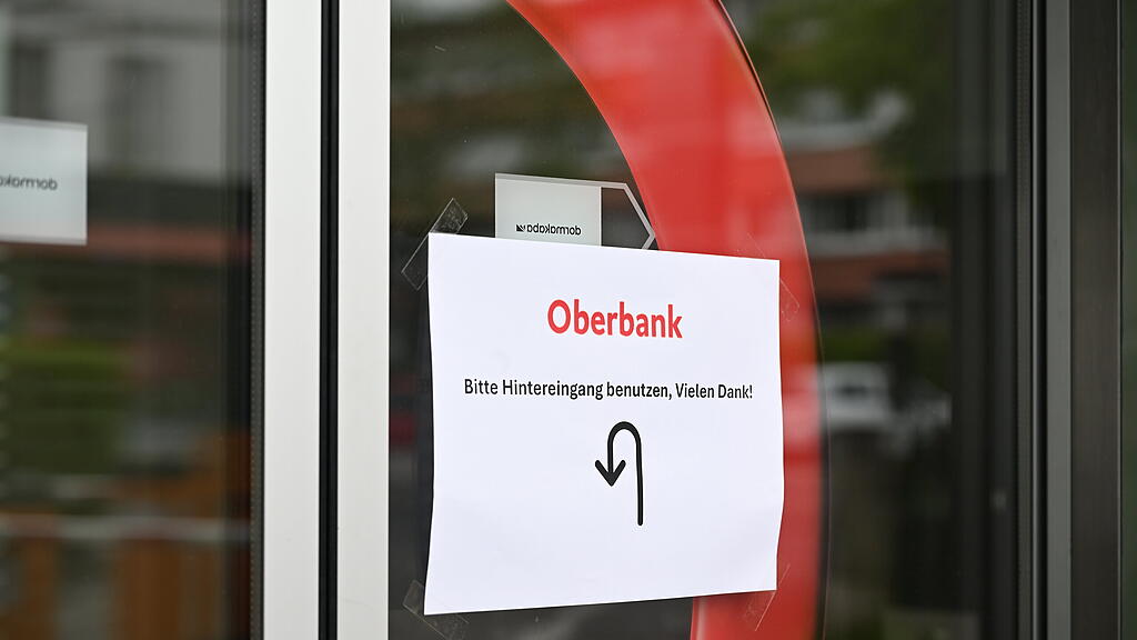 SALZBURG: TTER NACH BANKOMATSPRENGUNG AUF DER FLUCHT