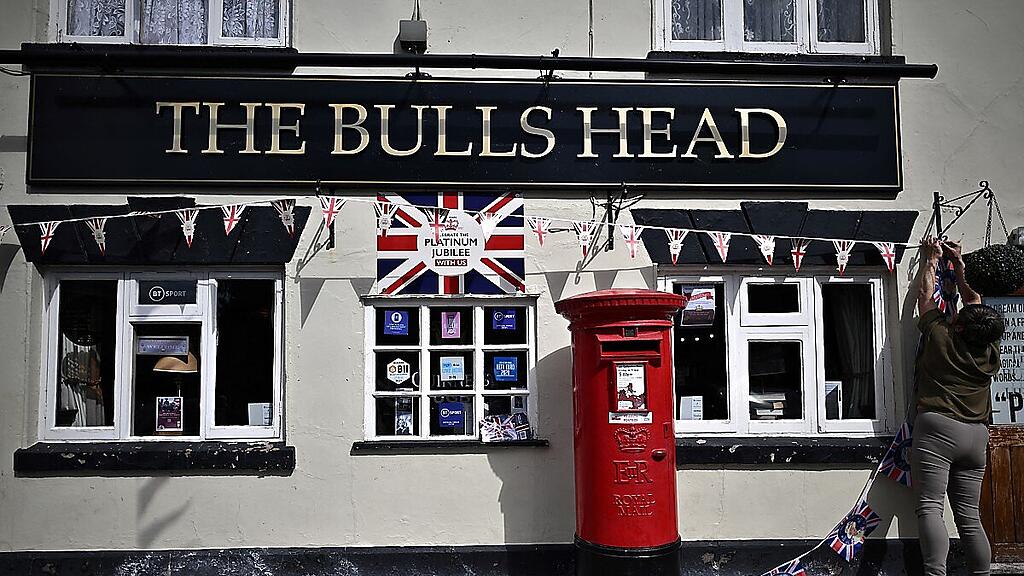 Viele britische Pubs werden laut Verband 2023 nicht überleben