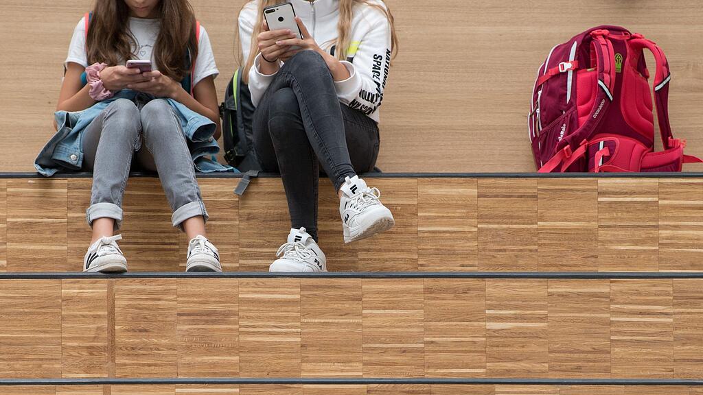 handy schule.jpg