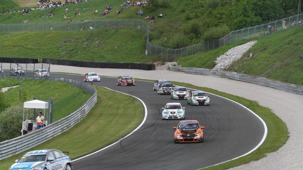 Tourenwagen-WM am Salzburgring, II