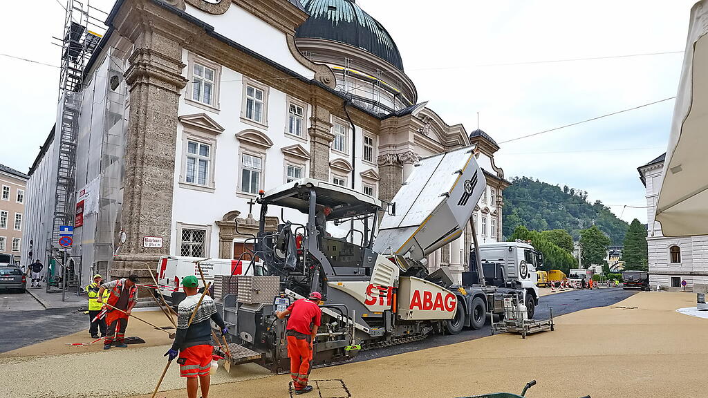 Kajetanerplatz Asphaltierungsarbeiten Endspurt