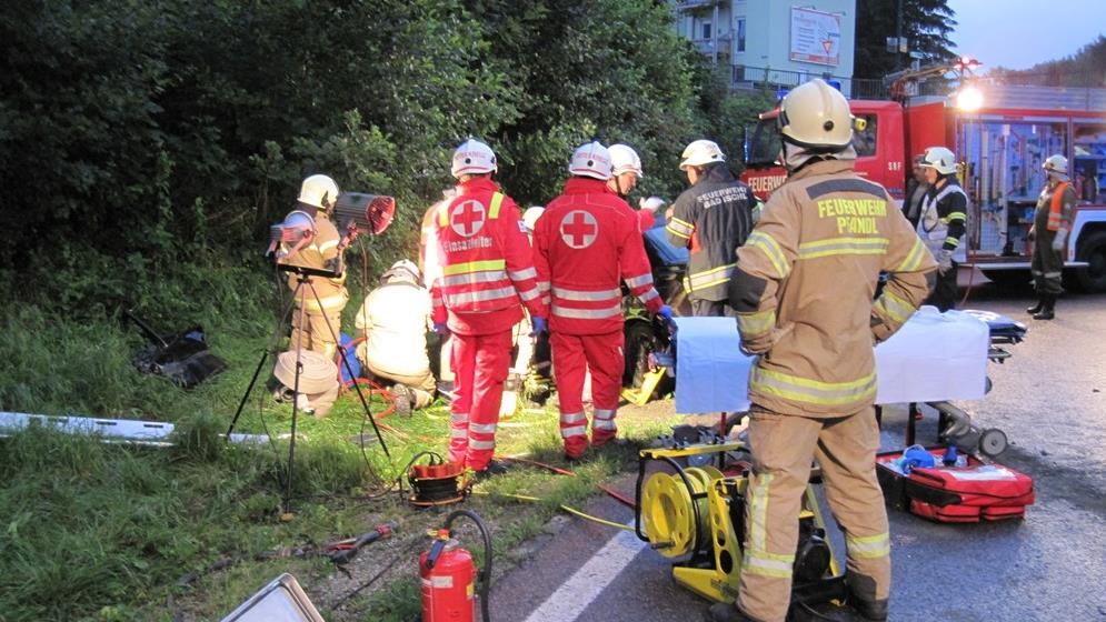 Verletzte bei schwerem Frontalcrash in Bad Ischl