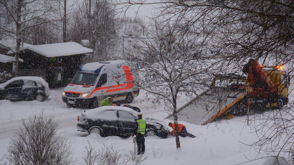 Schnee: Crash in Ebenau