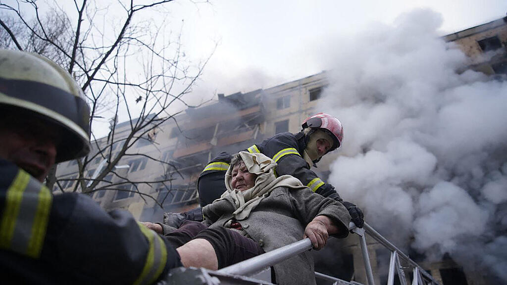 Ukraine-Krieg Tag 19: Brand Hochhaus Kiew
