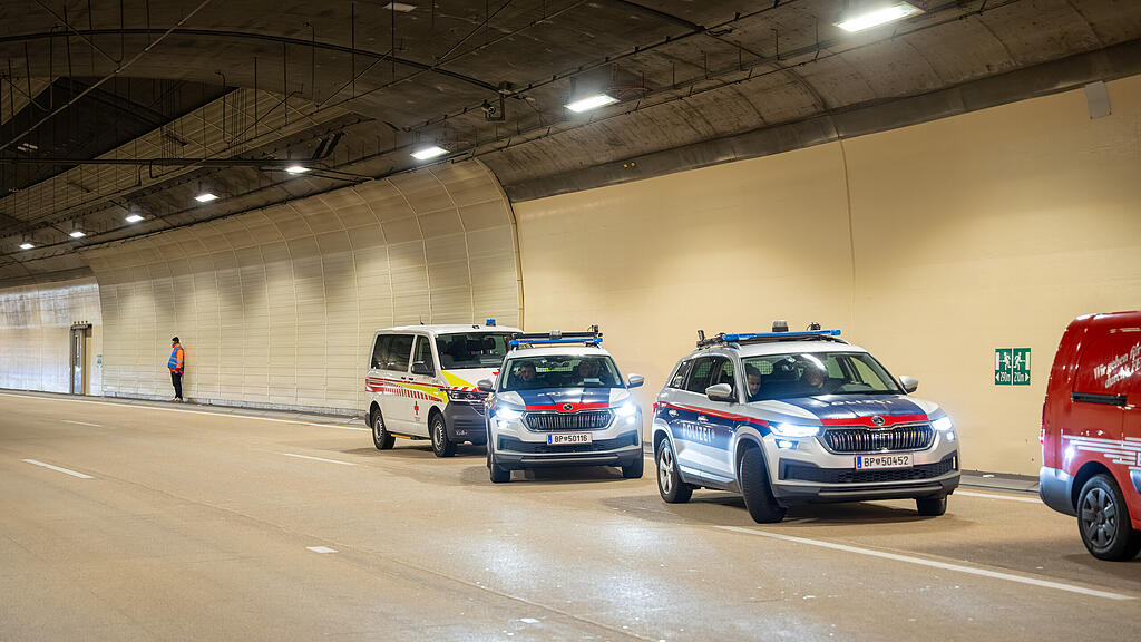 Große Einsatzübung im Lieferinger-Tunnel
