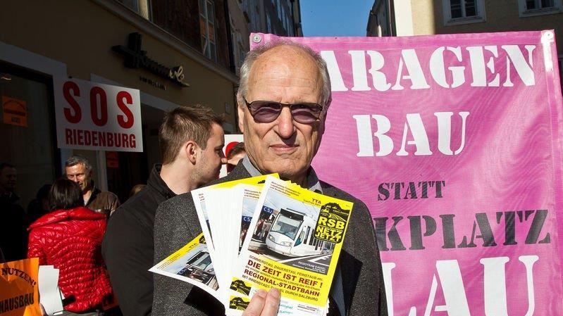 Demos vor dem Rathaus I