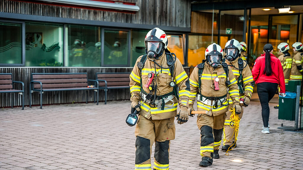 Feuerwehr \u00dcbung im Thalgauer Seniorenheim