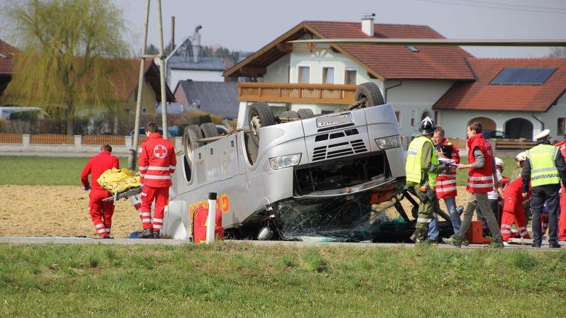 Busunglück in Schwand im Innkreis, II