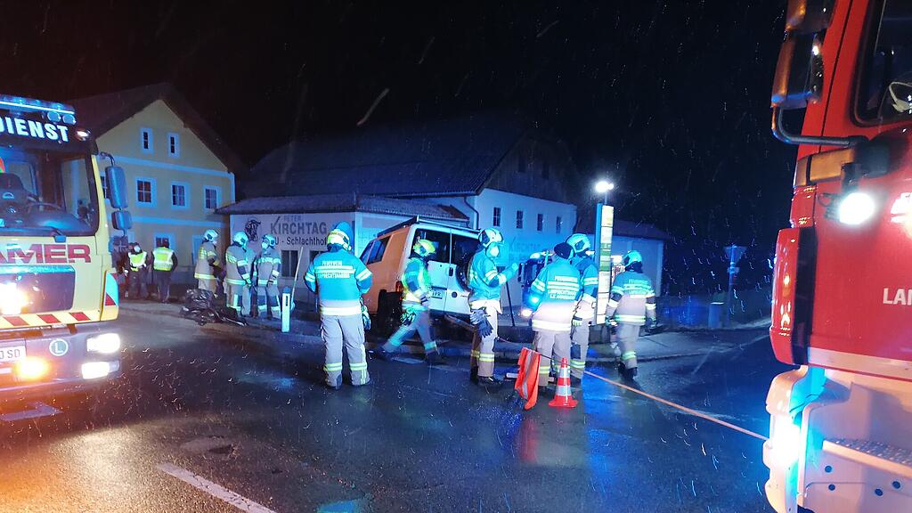 Feuerwehr Lamprechtshausen rückt aus