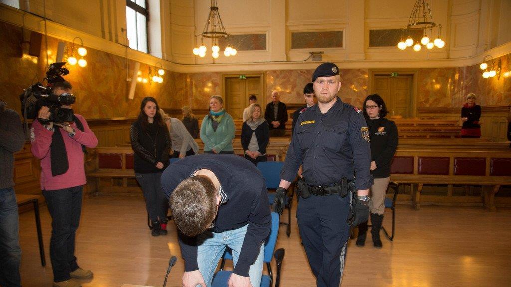 Stolpersteine beschmiert: Prozess in Salzburg