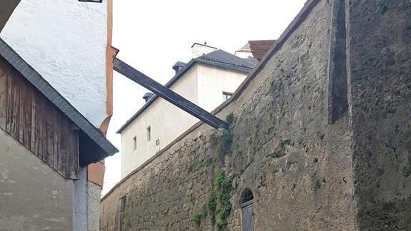 Sturm beschädigt Festung