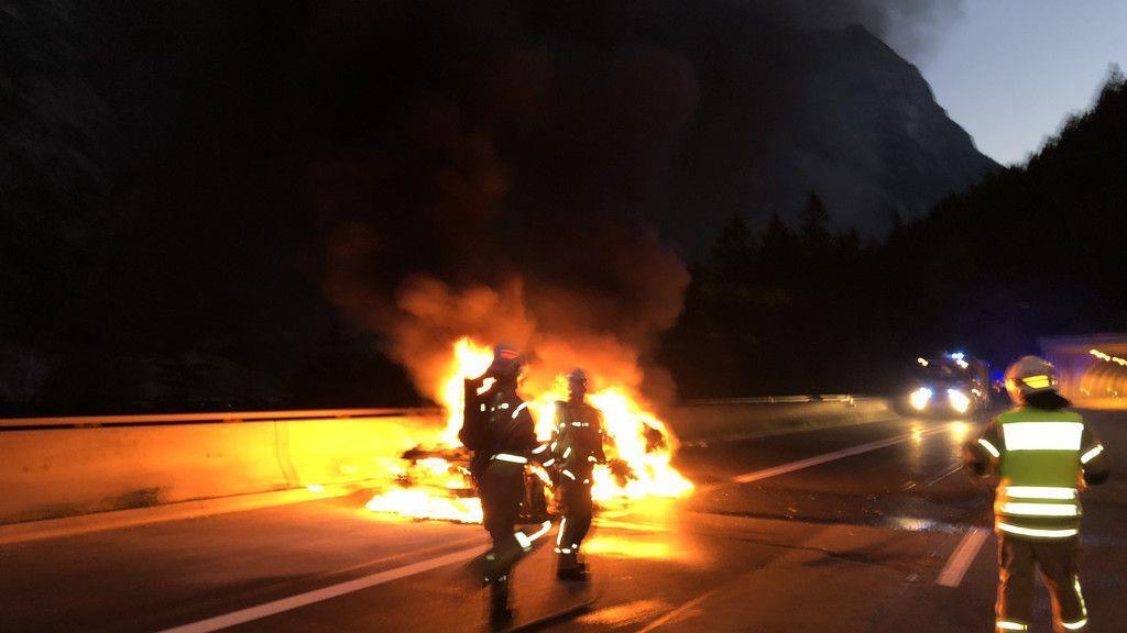 Pkw-Brand auf der A10