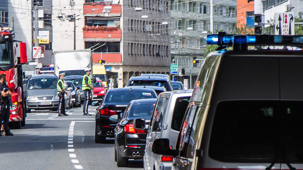 Für den Gipfel sperrt die Polizei zahlreiche Straßen (Archivbild).
