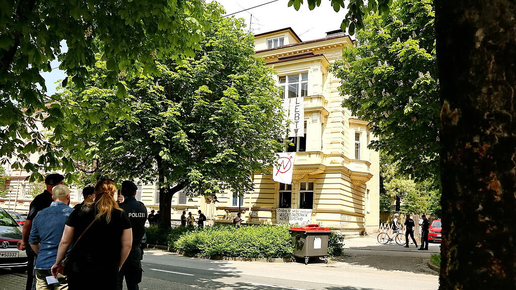 20220514-fmt_Hausbesetzung_durch_Linksextreme_in_Salzburg_KJ007.JPG